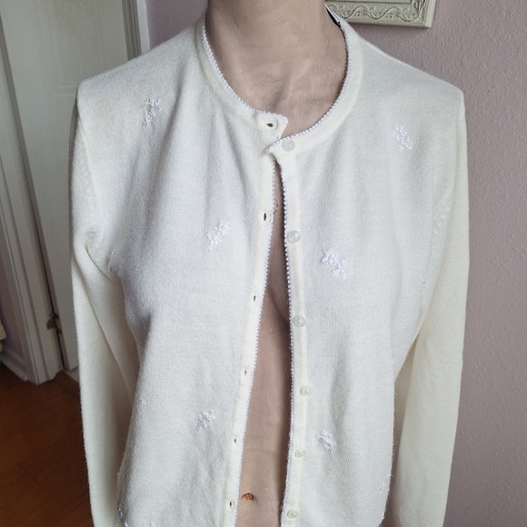 Emily Rose Button down Cardigan, embroidered and pearl beads - Picture 8 of 16